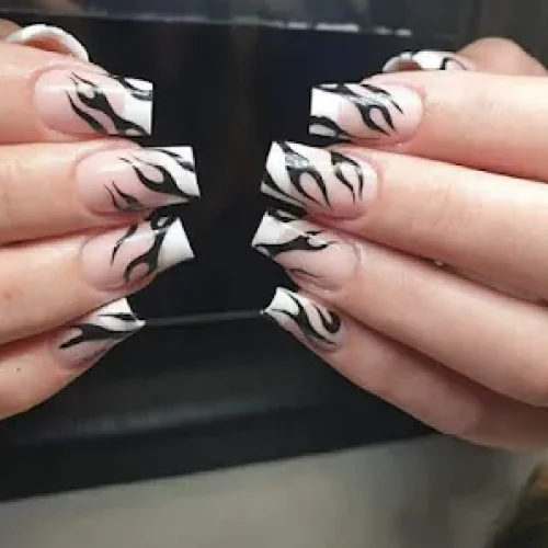 Anna Nails,Lahn Center